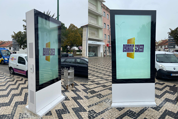 葡萄牙里斯本86寸戶外雙屏顯示器