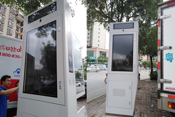 佛山55寸戶外一體機(jī)