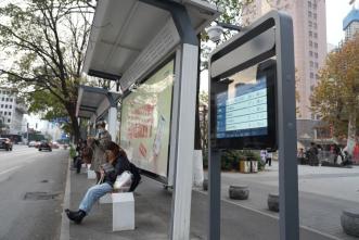 ?公交電子站牌：點(diǎn)亮徐州智慧出行新畫(huà)卷